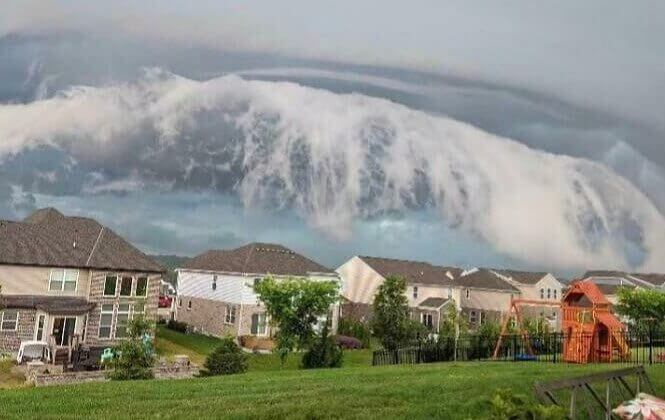 Someone Needs to Tell This Neighborhood There's a Tsunami Coming